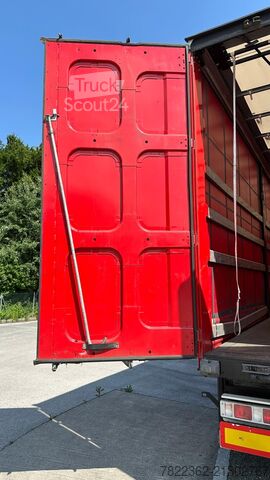 Semirimorchio con telone Krone SDP