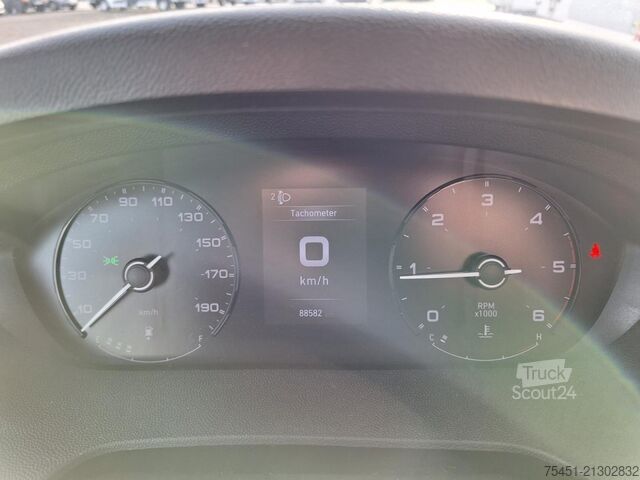 Gardinsidet varebil Fiat Ducato 35 Pritsche Plane 180 Schlafkab. Klima