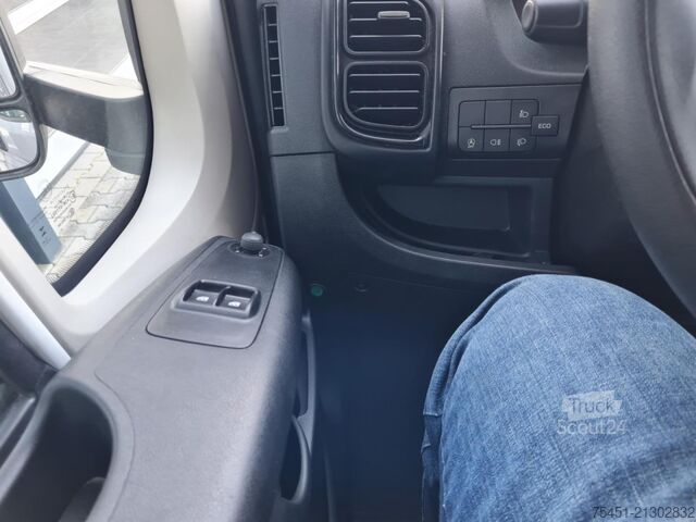 Gardinsidet varebil Fiat Ducato 35 Pritsche Plane 180 Schlafkab. Klima