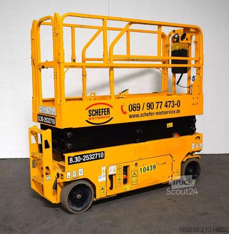 Camión plataforma de trabajo Jcb 8.30