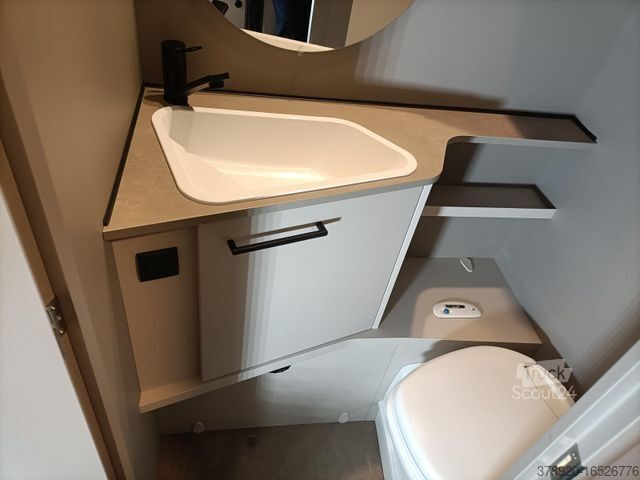 Przyczepa kempingowa LMC Sassino 460 E