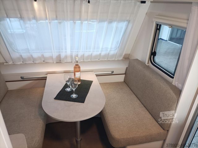 Przyczepa kempingowa LMC Sassino 460 E