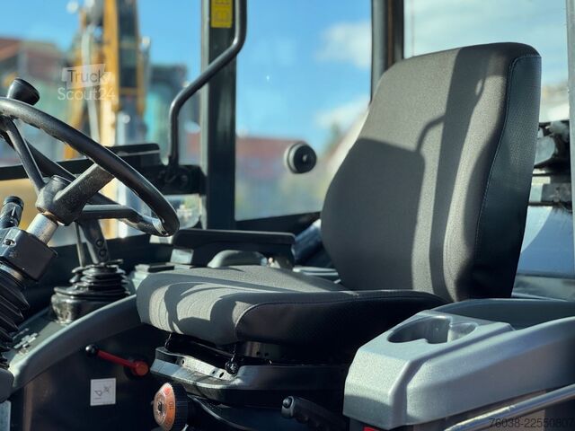 Φορτωτής με ελαστικά KOMATSU WA 65, WA70 , Palettengabel, 4- in 1 Schaufel