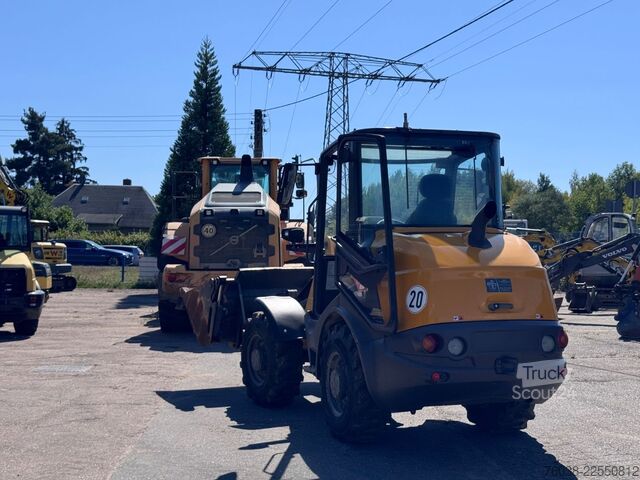 Φορτωτής με ελαστικά MECALAC Ahlmann AX 700, PG, 4-in 1 , 1800BH,ZW75 Hitachi