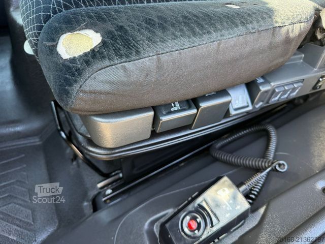 Vrachtwagen met bakwagen MERCEDES-BENZ ATEGO 818 L Koffer 7m LBW 1 TO.*SEITENTÜR