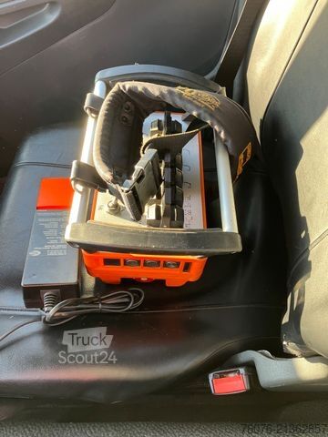 Kravas mikroautobuss ar pašizgāzēju MERCEDES-BENZ Atego 818 K Kran Atlas Funk Standheizung 2xAHK