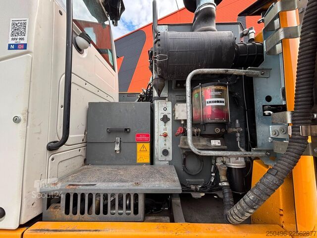 Excavator pe șenile Liebherr R 920 Compact TILTROTATOR / CENTRAL LUBRICATION...