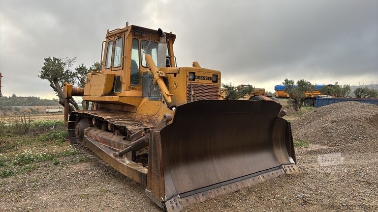 Puskutraktori Dresser TD 15 E Without Ripper