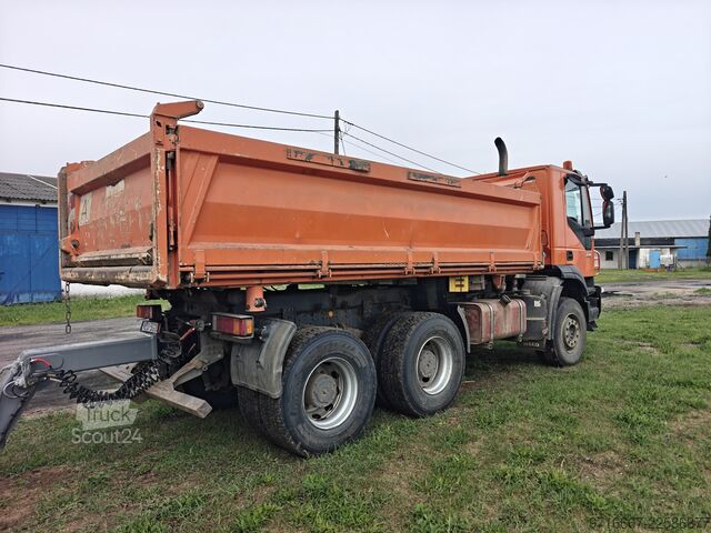 Pašizgāzējs kravas automašīna Iveco Trakker