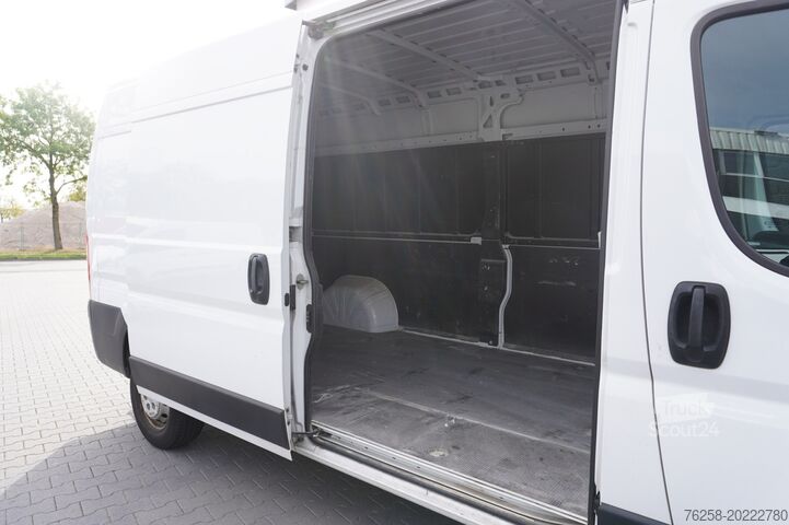 Bestelbus Fiat Ducato 2.3 MultiJet 130PK L3H2 EURO 6 - A/C Cli...