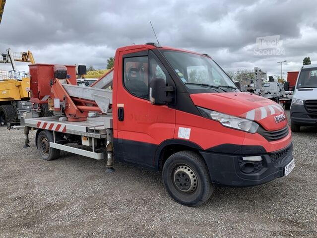 Zabojniški kombi Iveco Daily Multitel MX170 - 17m - 200 kg