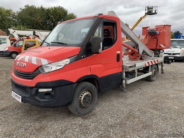 Zabojniški kombi Iveco Daily Multitel MX170 - 17m - 200 kg