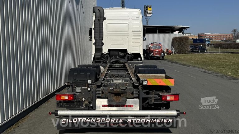 Podwozie z kabiną Volvo FH