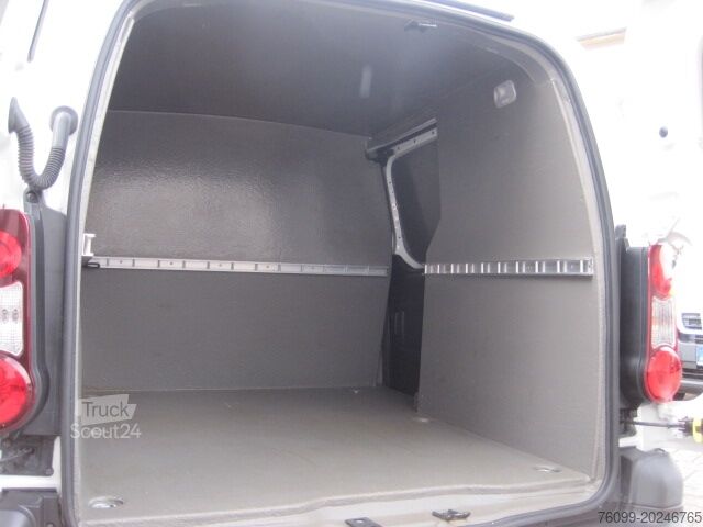 Furgoneta de reparto personalizada Peugeot Partner 1.6 HDI Cateringausbau 3-Sitzer