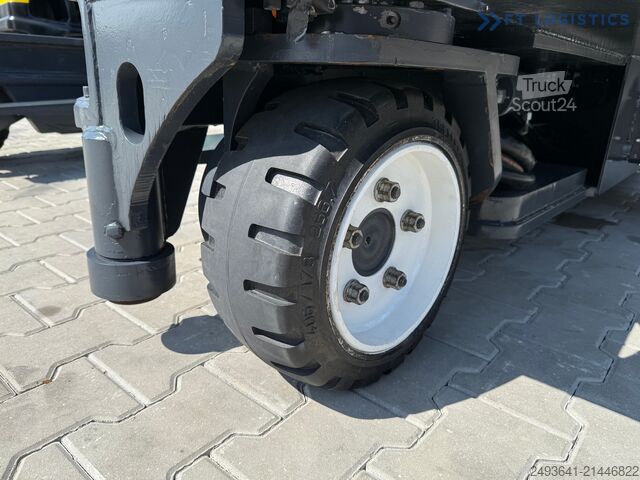 Négyirányú targoncát Combilift C5000E / TRIPLEX 8300MM WIDE POSITIONER