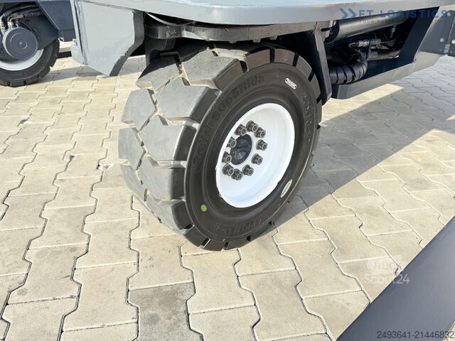 чотири-напрямний навантажувач Combilift C5000XL / DIESEL / WIDE FORK POSITIONER