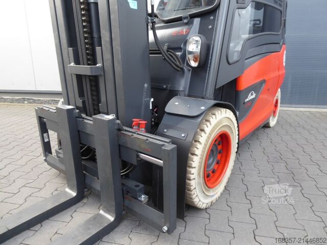 Viljuškar sa prednjim utovarivačem Linde E50HL-01/600