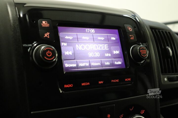 Furgonetă platformă cu cabină dublă Peugeot Boxer 2.2 BlueHDi L3 Dubbele Cabine EURO 6 - Ai...