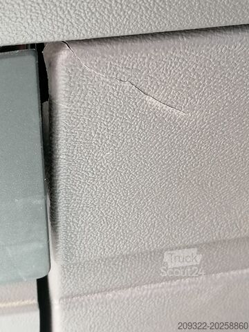 Asuntovaunu Volkswagen California Camper 4 Posti | Cucinotto + Letto Tetto