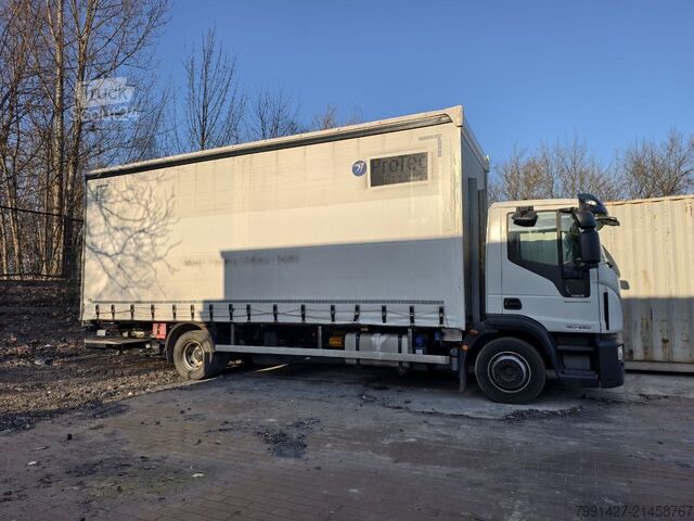 Valníkový nákladní automobil s plachtou Iveco Eurocargo