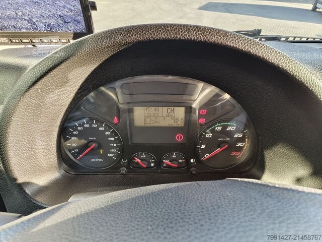 Valníkový nákladní automobil s plachtou Iveco Eurocargo