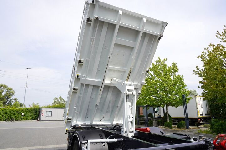 Trīspusējs pašizgāzējs Iveco Eurocargo 160-250 / Fassi F95 crane