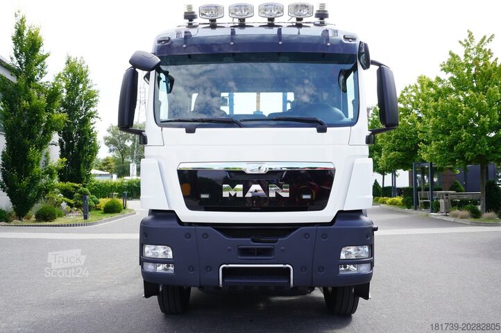 Abrollkipper MAN TGS 35.400 8×4 HYVA LIFT 32.56 SE hooklift