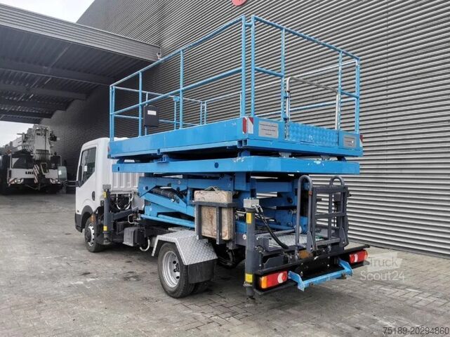 Hebebühne Nissan Cabstar Cabstar 35.13 - Weiss SF 10 - 400 KG Ca...