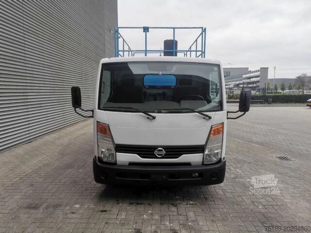 Hebebühne Nissan Cabstar Cabstar 35.13 - Weiss SF 10 - 400 KG Ca...