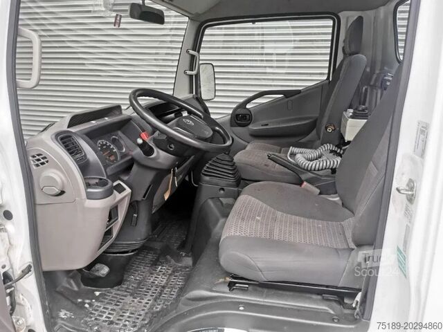 Hebebühne Nissan Cabstar Cabstar 35.13 - Weiss SF 10 - 400 KG Ca...
