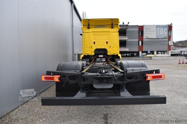 Chassi de caminhão MERCEDES-BENZ eActros 300 L 6x2 AHK