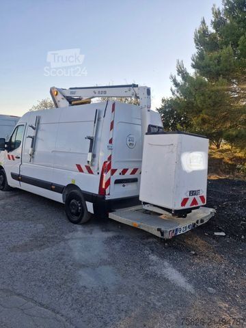 Plate-forme élévatrice sur camion RENAULT Master Hubarbeitsbühne