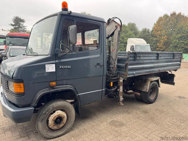 Camion-benne avec grue Mercedes-Benz 709D **709D-TIPPER+CRANE-BELGIAN TRUCK**