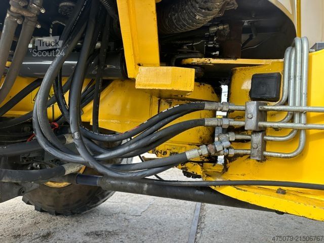 Radlader NEW HOLLAND W 80 B / Gabel + Schaufel