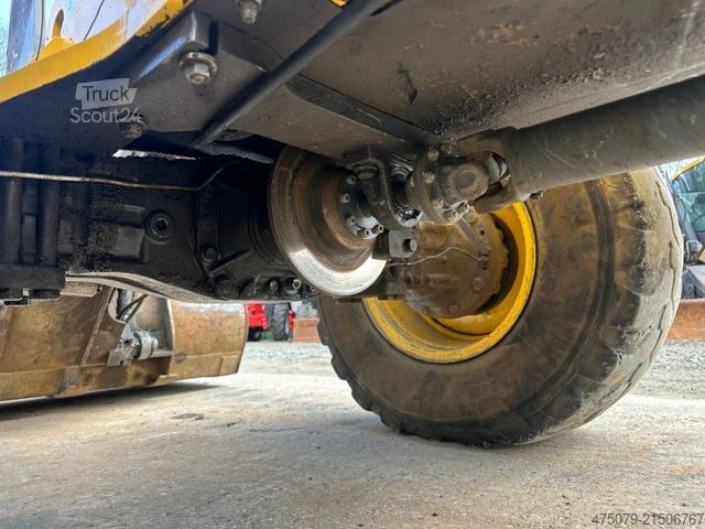 Radlader NEW HOLLAND W 80 B / Gabel + Schaufel