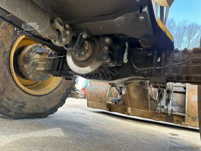 Radlader NEW HOLLAND W 80 B / Gabel + Schaufel