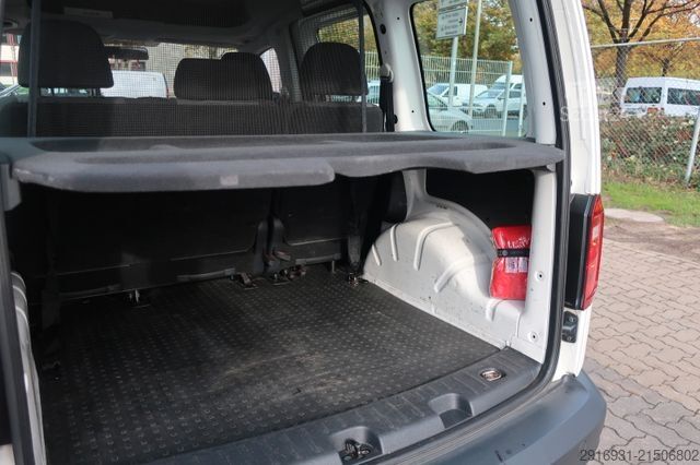 Minibus VOLKSWAGEN Caddy 4Motion 1.Hand / Klima / Navi / FN:155