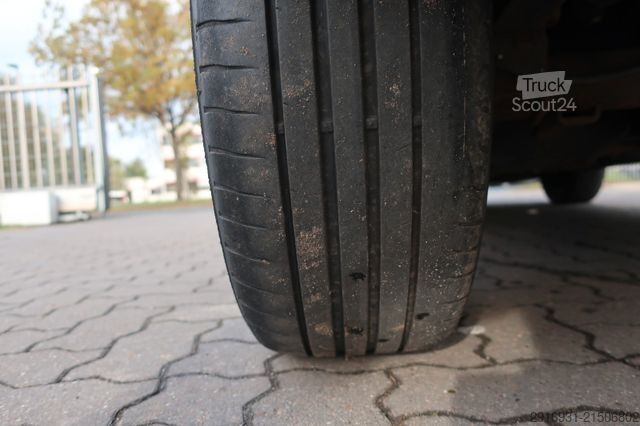 Minibus VOLKSWAGEN Caddy 4Motion 1.Hand / Klima / Navi / FN:155