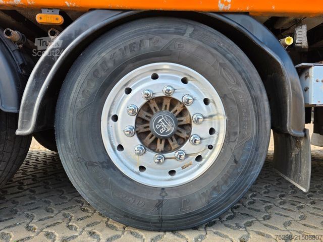 Walking floor semitrailer KRAKER CF-Z / Liftachse / Alu-Felgen