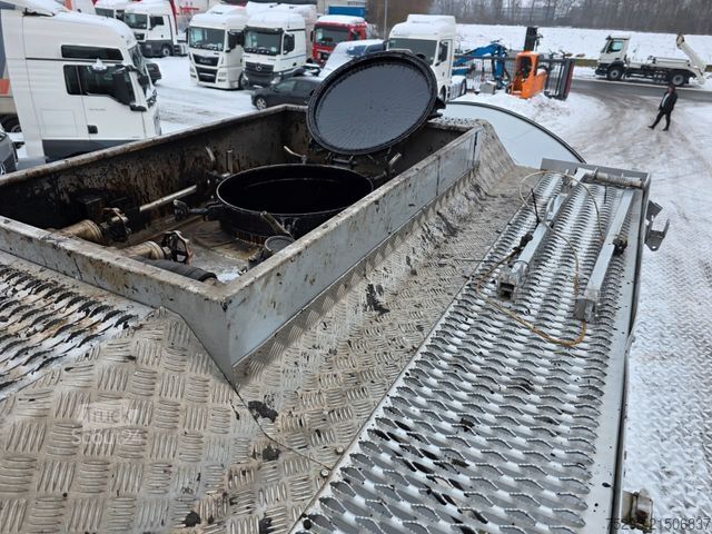 Cisterna polpriklopnik KÄSSBOHRER STB / Liftachse / Alu-Felgen / ADR AT FL / 32.0