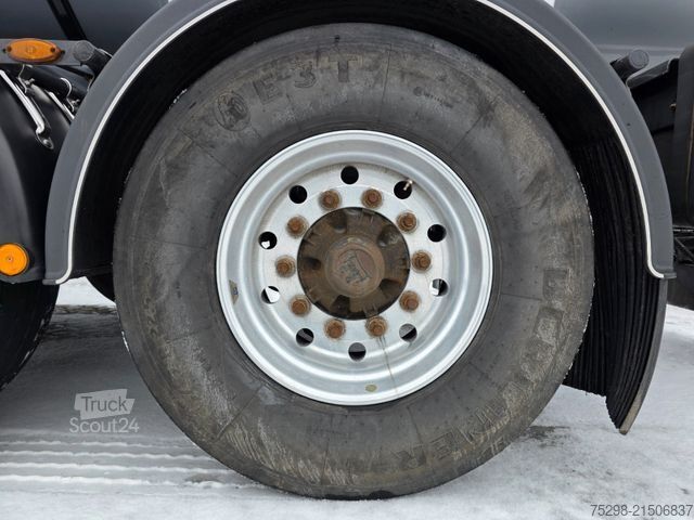 Cisterna polpriklopnik KÄSSBOHRER STB / Liftachse / Alu-Felgen / ADR AT FL / 32.0