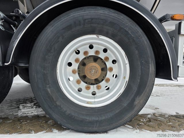 Cisterna polpriklopnik KÄSSBOHRER STB / Liftachse / Alu-Felgen / ADR AT FL / 32.0