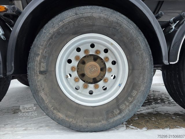 Cisterna polpriklopnik KÄSSBOHRER STB / Liftachse / Alu-Felgen / ADR AT FL / 32.0