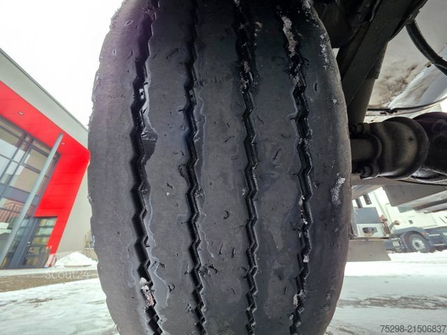 Cisterna polpriklopnik KÄSSBOHRER STB / Liftachse / Alu-Felgen / ADR AT FL / 32.0