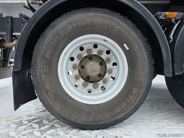 Cisterna polpriklopnik KÄSSBOHRER STB / Liftachse / Alu-Felgen / ADR AT FL / 32.0