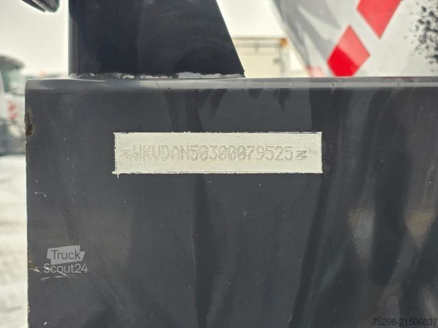 Cisterna polpriklopnik KÄSSBOHRER STB / Liftachse / Alu-Felgen / ADR AT FL / 32.0