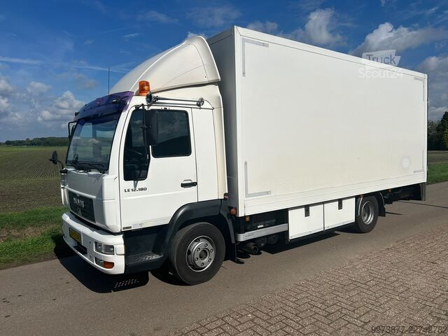 Laatikkoauto MAN L 2000 12.180