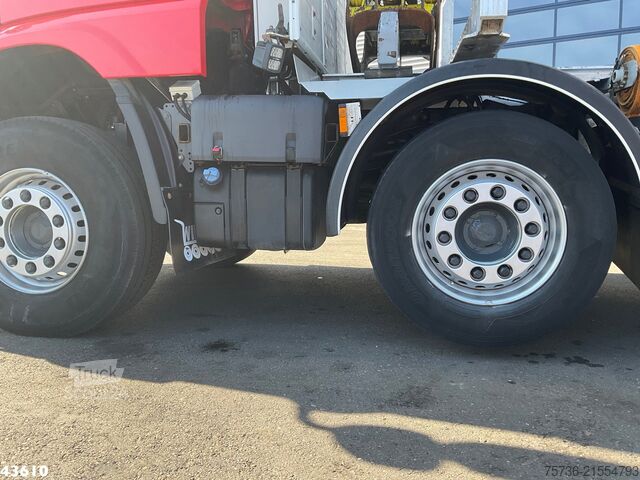 Crane truck DAF FAD XF 530 8x4 Holzkran