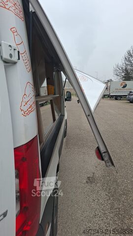 Pusryčių / kepyklos mobilus / užkandžių sunkvežimis Mercedes-Benz 311CDI
