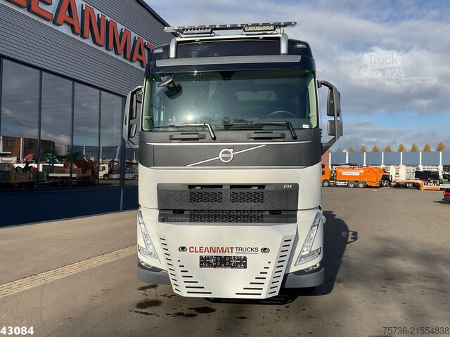 Vrachtwagen met kraan Volvo FH 540 10x4 Fassi 215 Tonmeter laadkraan + Fly-...